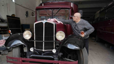 (Özel) Yıllardır hurdadaydı, 1938 model otobüsün son hali göz kamaştırdı