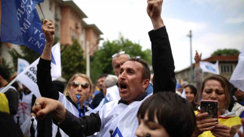 İstanbul’da bir öğretmenin öldürülmesi Bursa’da protesto edildi