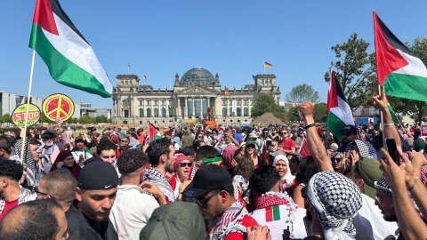 Almanya’da binlerce kişi Filistin’e destek yürüyüşünde bir araya geldi