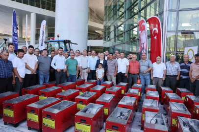 Büyükşehir’den kırsal mahallelere ekipman desteği