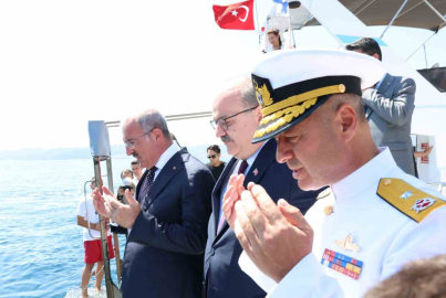 72 yıl sonra şehit denizcilerimiz anısına Dumlupınar’a saygı dalışı