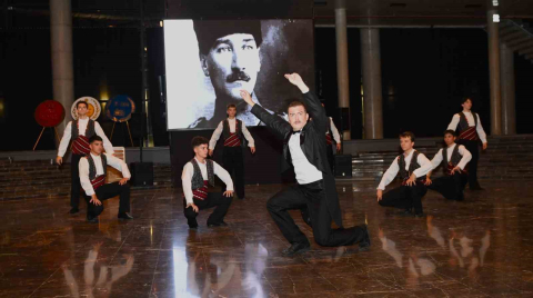 Atatürk’ün Bursa’ya gelişinin 103’üncü yıl dönümü Osmangazi’de muhteşem gösteriyle kutlandı