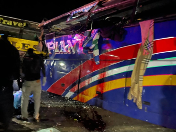 Uganda’da iki otobüs kafa kafaya çarpıştı: En az 63 ölü