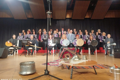 Gençleşen Türküler'den muhteşem 15. yıl konseri 