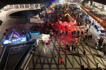 Yeni Yıl Festivali’nde Başkan Erkan Aydın vatandaşlarla buluştu