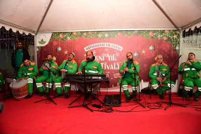 Yeni Yıl Festivali Osmangazi Meydanı’nda yoğun ilgi görüyor