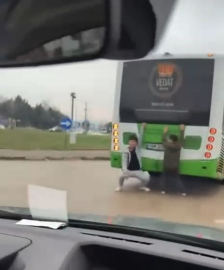 Bursa’da tehlikeli yolculuk