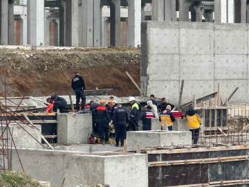 Tonlarca betonun altında kaldılar: 1 işçi öldü, 2’si sağ kurtarıldı