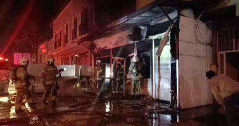 Sabah saatlerinde yangın çıkan dükkan kullanılamaz hale geldi
