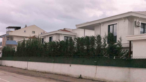 Cam silerken 4 metreden düştü