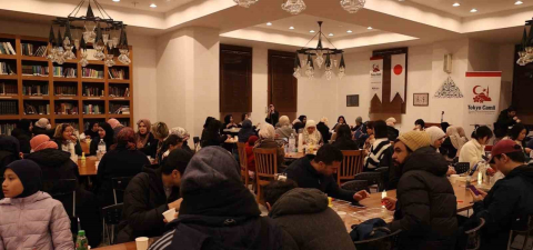 Japonya’daki Tokyo Camii’nde iftar sevinci