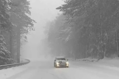 Uludağ’da dün gece yoğun kar yağdı, kar kalınlığı 163 santimetreye ulaştı