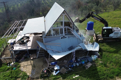 tarım arazisindeki tiny house’lar bir bir yıkıldı