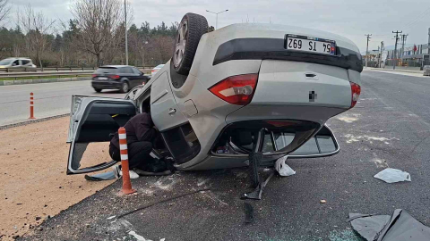 Bursa’da otomobil takla attı: Şans eseri yaralanan olmadı