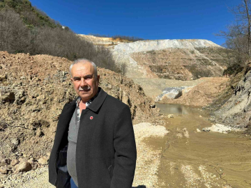 Maden ocağının atıkları suya ve toprağa karışmaya devam ediyor