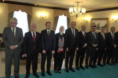 Bursa protokolü bayramlaşmak için bir araya geldi