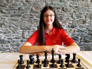 Bursa Büyükşehir Belediyesporlu Arya Aydoğan dünya dördüncüsü