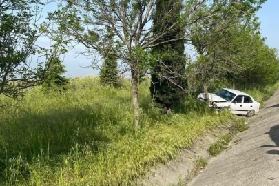 Bursa-Balıkesir kara yolunda tek araçlı kaza: 2 yaralı
