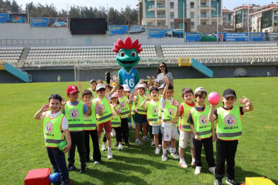 Spor Şenlikleri’nde sıra minik öğrencilerin
