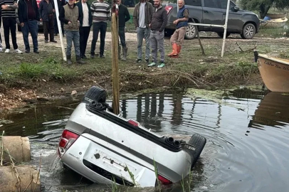 Bursa’da otomobil göle uçtu
